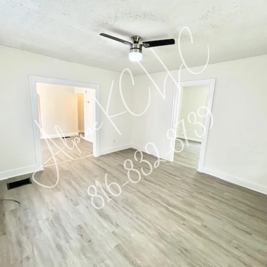 Building Photo - 3608 E 72nd St