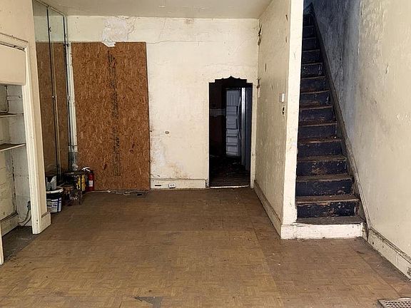 2nd image of 2938 W Flora St