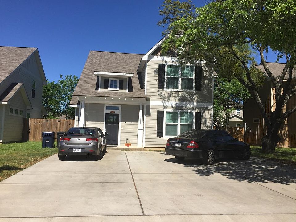 1st image of 203A Sterling St