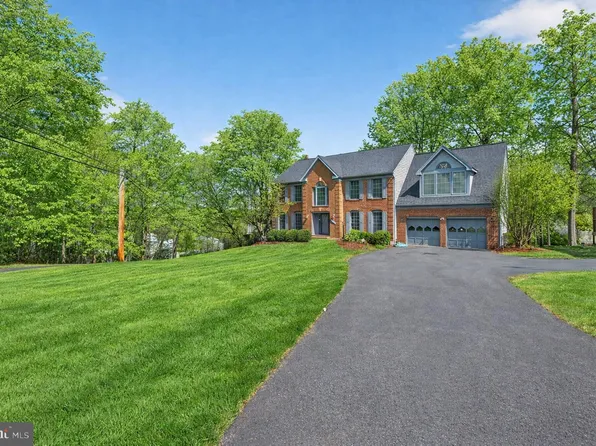 8301 Kings Ridge Ct, Springfield, VA 22153