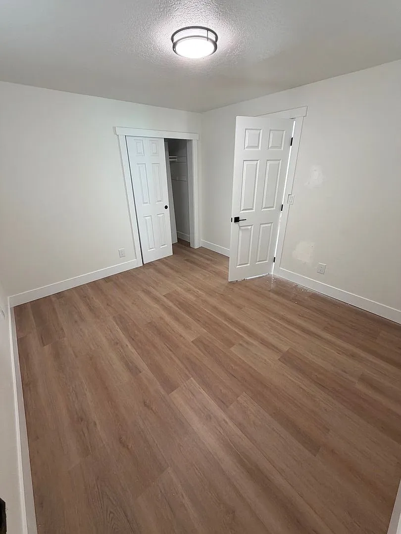 Newly Remodeled 3 Bedroom! — Photo 3