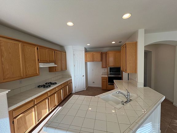 5th image of 6082 Connery Dr