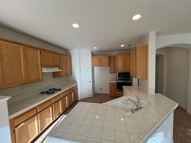 6082 Connery Dr — Photo 5