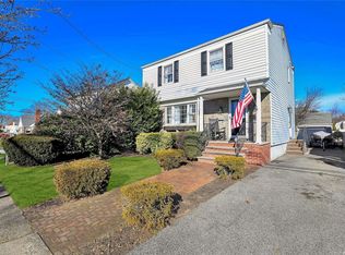 16 Alnwick Rd, Malverne, NY 11565