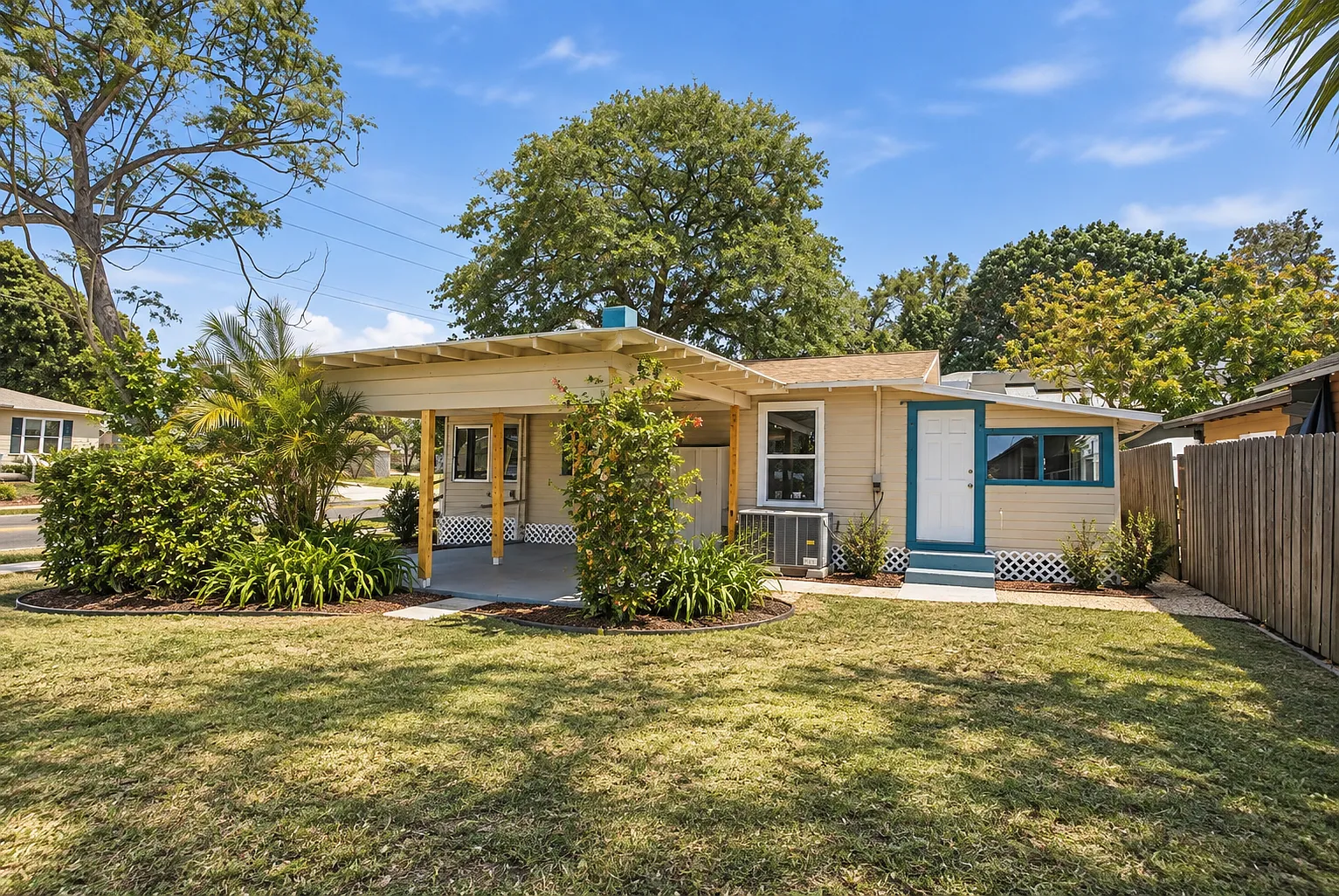 3 bed, 900 sqft, $2,395 — Photo 3