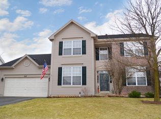 267 Hampton Rd, Sugar Grove, IL 60554