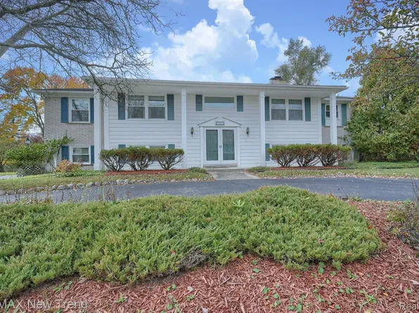 29953 Pipers Ln, Farmington Hills, MI 48334