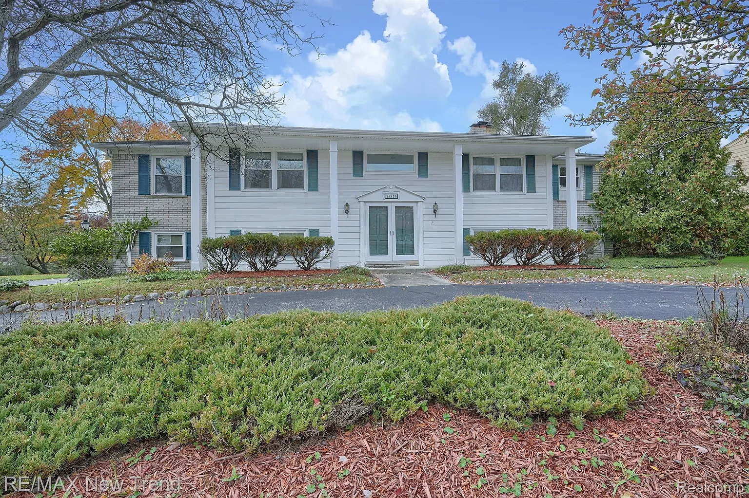29953 Pipers Ln photo 1