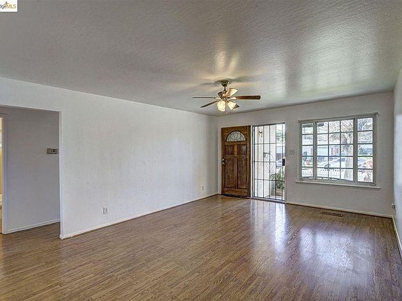5th image of 3645 Olympia Cir