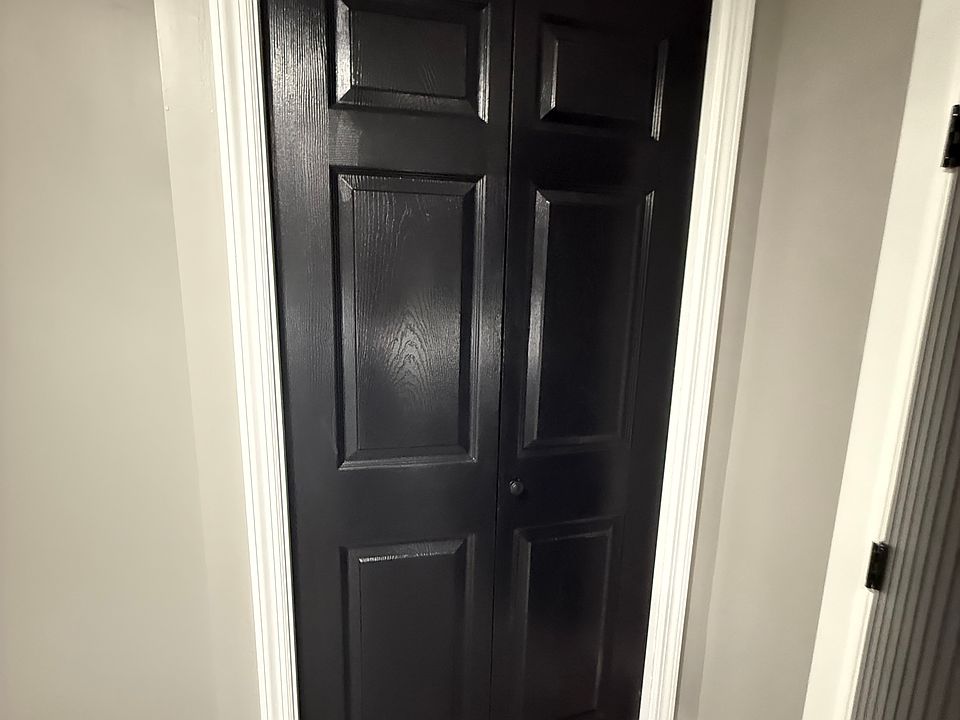 1st image of 153 Oliver Ave #1
