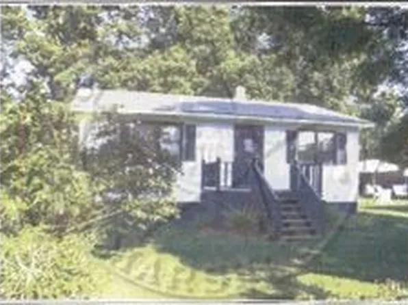 211 S Murphy St, Liberty, NC 27298