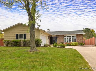 2012 Nottingham Ln, Wheaton, IL 60189
