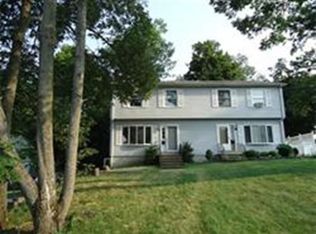 4A Park View Dr, Worcester, MA 01605