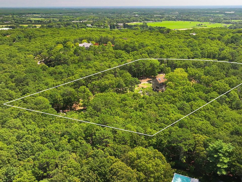 1st image of 850 Old Sag Harbor Rd
