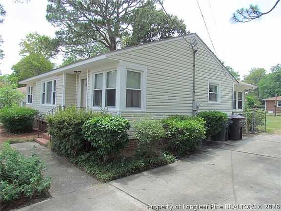 4th image of 1010 Sandalwood Dr