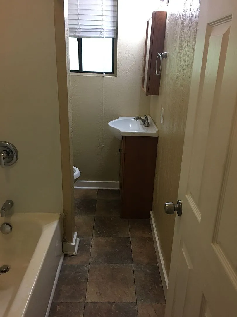 3822 Liberty Ave. — Photo 2