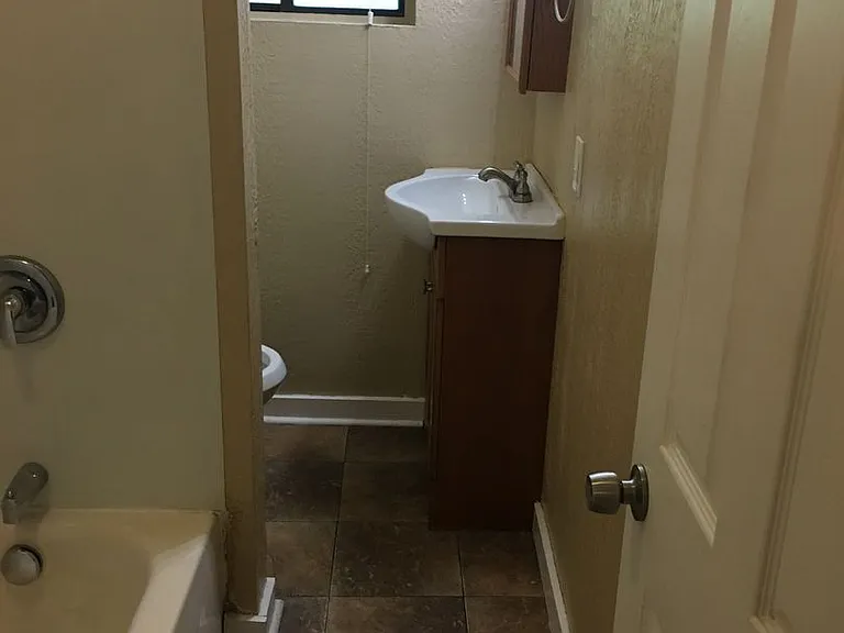 3822 Liberty Ave. — Photo 4