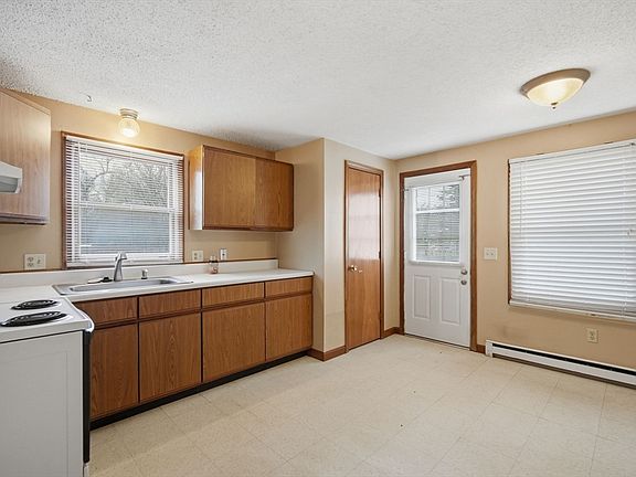 3rd image of 49-51 Tulsa St