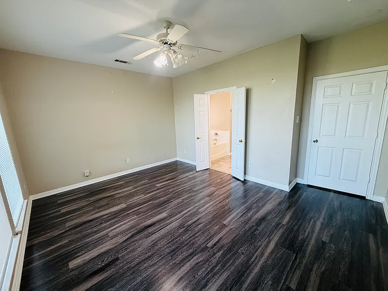 5904 Blackmon Ct — Photo 10