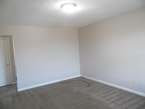3rd image of 204 Poplar Cir #B