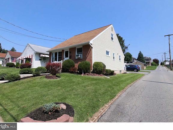 2nd image of 1041 Rockland St