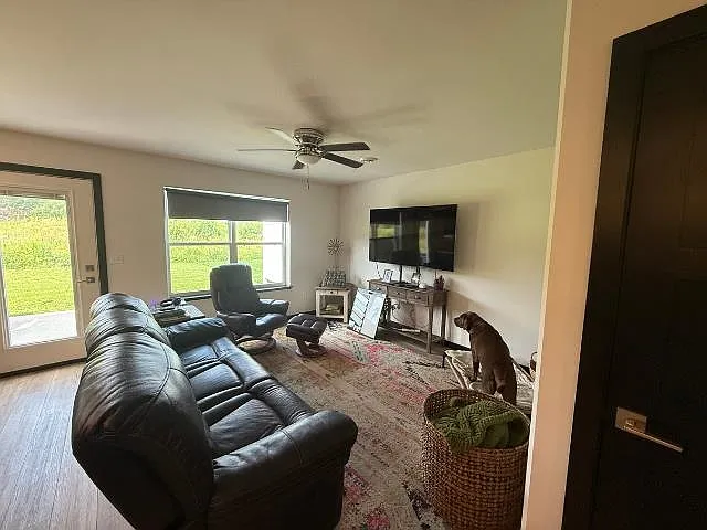 3310 Green Pastures Ln — Photo 6