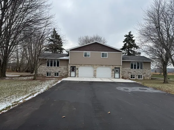 W5883 Manitowoc Rd #5883, Menasha, WI 54952