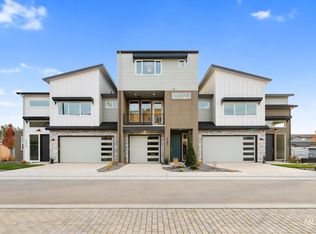 5281 N River Water Ln, Garden City, ID 83714