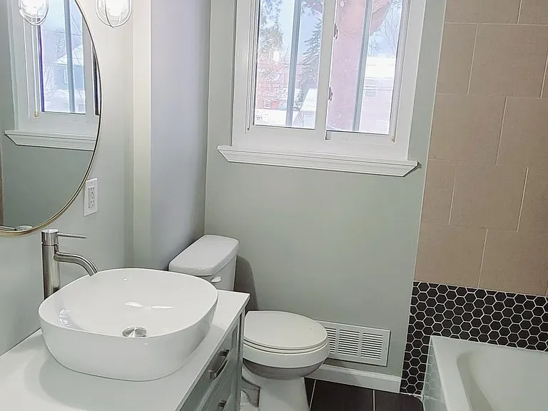 1116 Greentree Rd — Photo 10