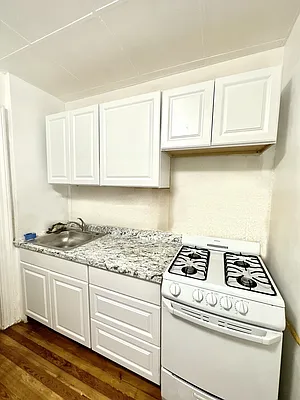 Rented by Luxian International Realty LLC | media 5