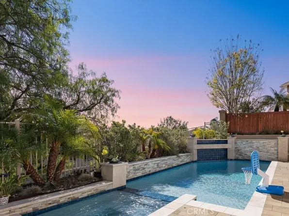 6 Las Pisadas, Rancho Santa Margarita, CA 92688