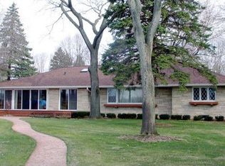 36935 Hollyhock Woods Dr, Oconomowoc, WI 53066