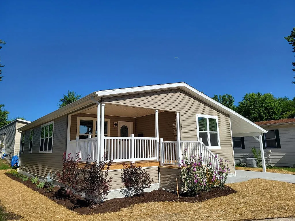 2 bed, 2.0 bath, 1248 sqft, $1,900 — Photo 4