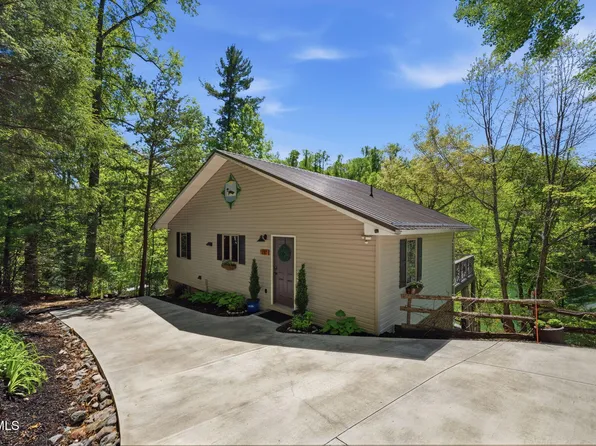 237 Candlewood Ln, Butler, TN 37640