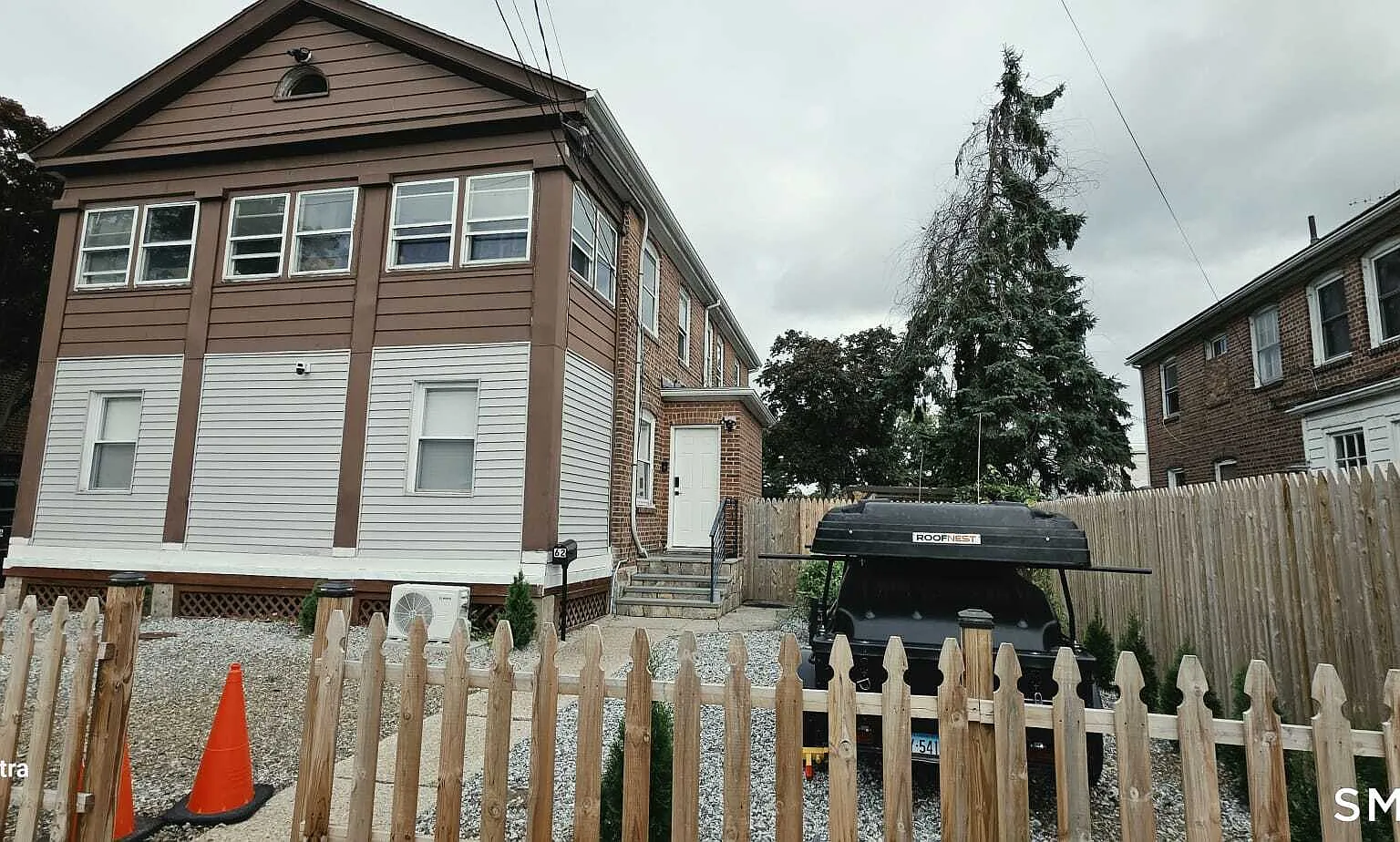 2 bed, 1.0 bath, 1000 sqft, $2,400 — Photo 1