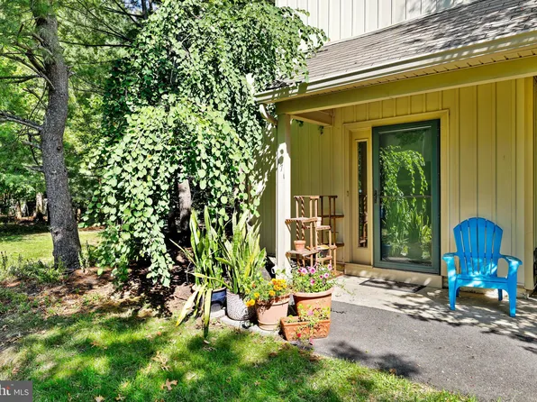 171 Woodlake Dr, Marlton, NJ 08053