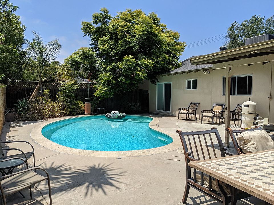 1st image of 4865 Campanile Dr