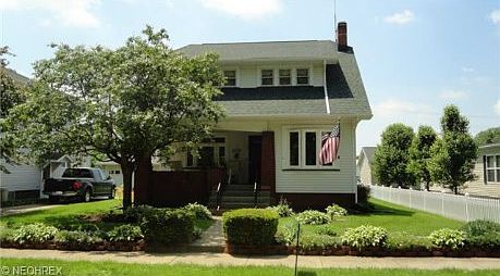 2nd image of 132 Elm St