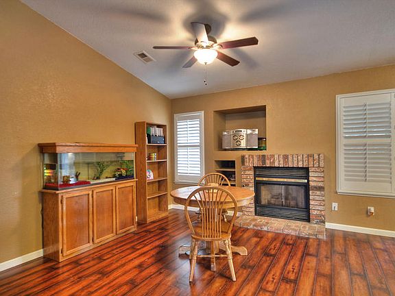 3rd image of 7037 Dunbar Ln