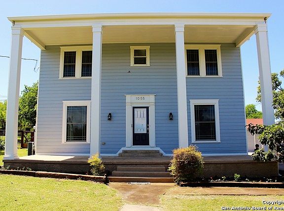 2nd image of 1055 Sutton Dr
