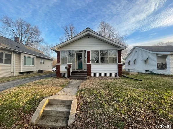 145 S 34th St, Belleville, IL 62226