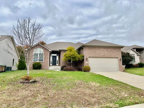 6126 Regency Dr, Columbus, IN 47203