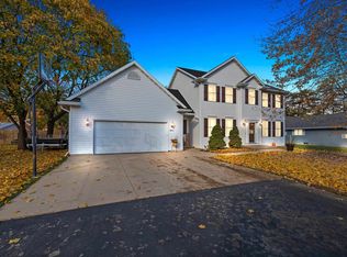 W6744 Sunnyvale Ln, Greenville, WI 54942