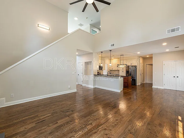1540 Hampton Hollow Dr — Photo 17