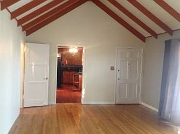 5th image of 2121 W 70th St
