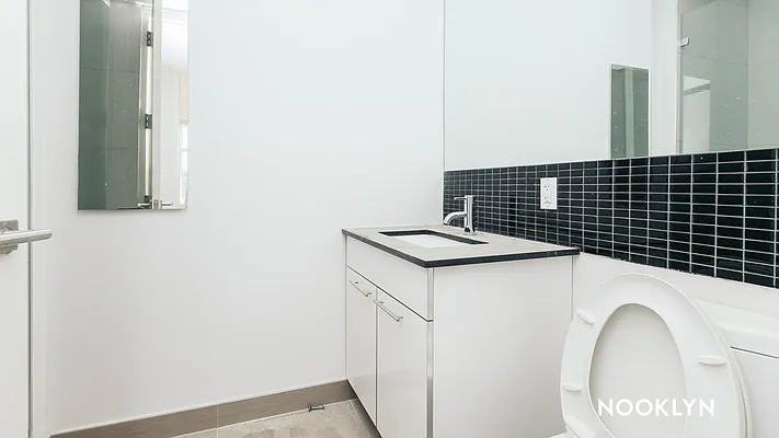 Rented by Nooklyn NYC LLC | media 100