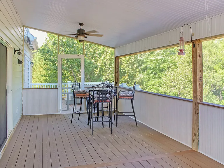455 Phillips Ln — Photo 22