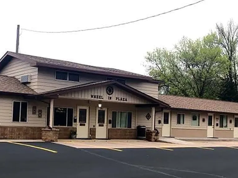 716 S Iowa St — Photo 2