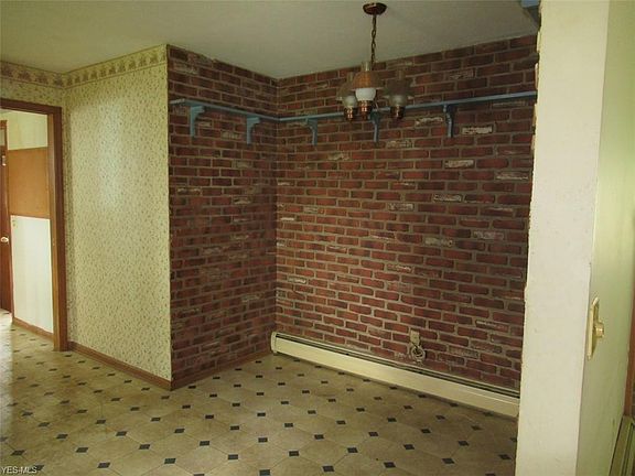 5th image of 42987 Crestlane Dr