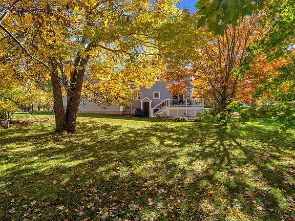 5th image of 30 Tamarack Drive